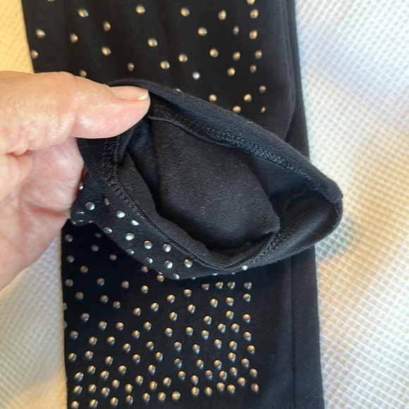 HUE Woman’s Black Legging With Small studs size Small - Picture 12 of 13